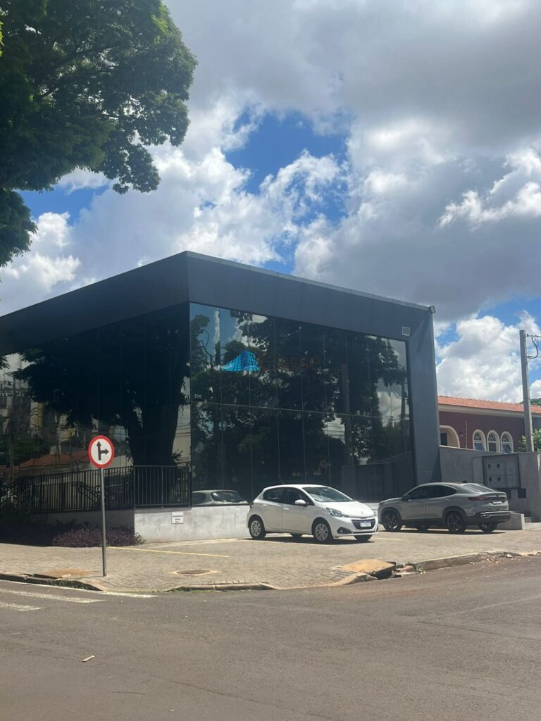 Sala Comercial · 120 m² · Zona 04, Maringá
