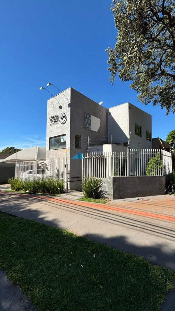 Sala Comercial · 11 m² · Zona 04, Maringá