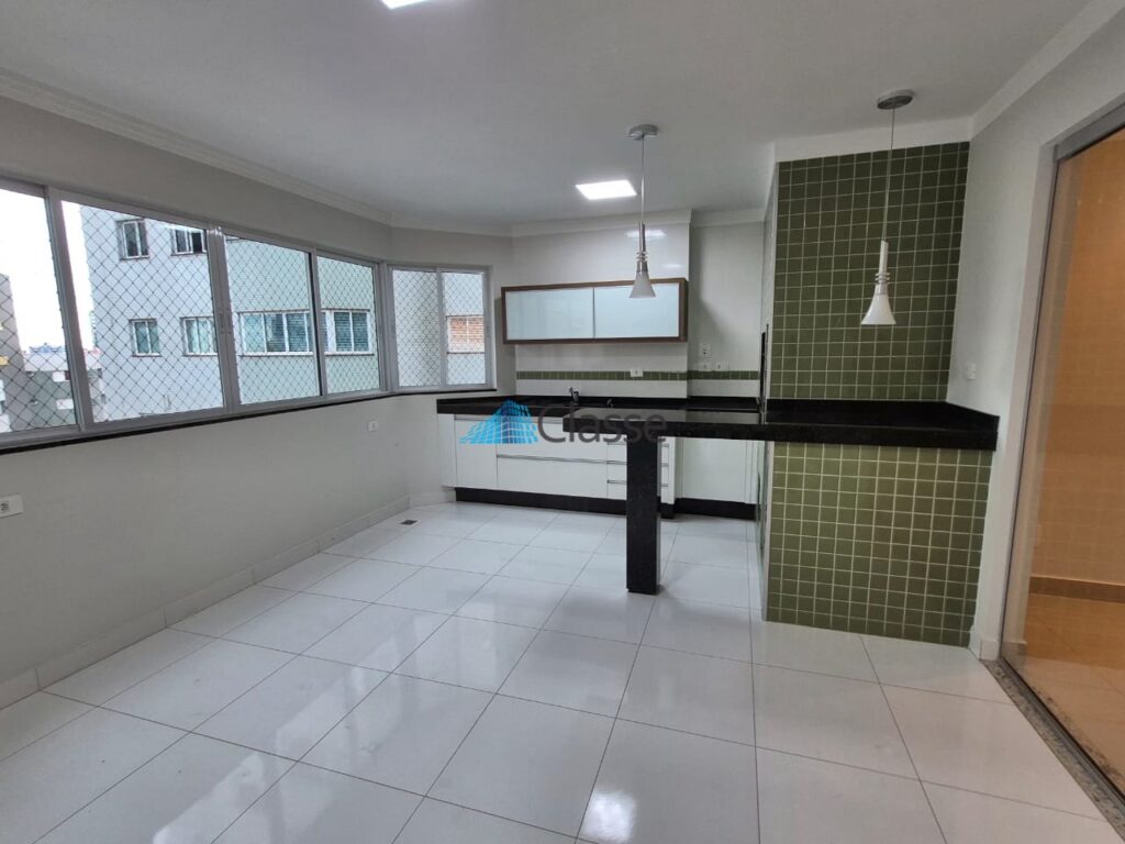Apartamento · 4 quartos · Maringá